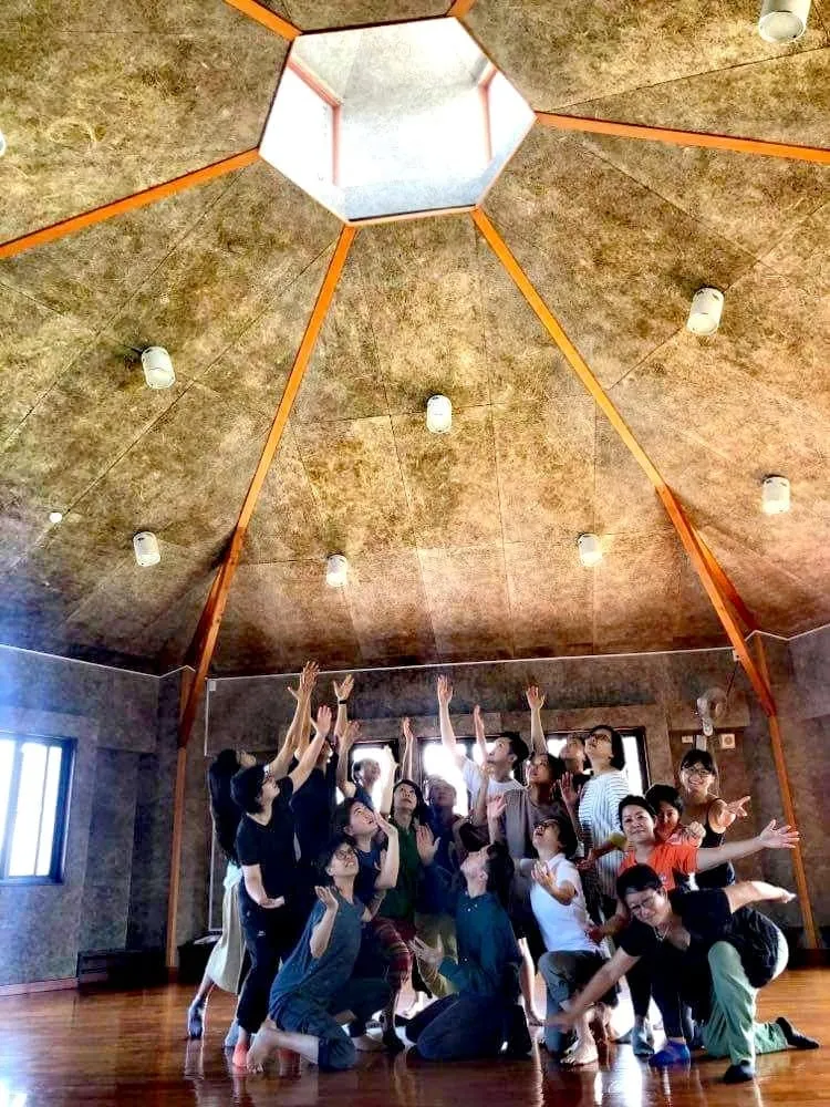 從戲劇學會感知到美:一趟打開意志、放下腦子,讓感知帶來臨在的旅程 Image